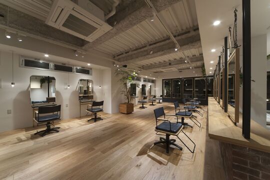 Pap’s de coiffeur 甲南山手店（パプス ド コワフィール コウナンヤマテテン）