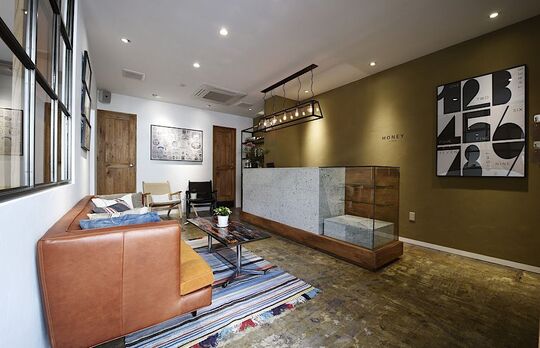 【昭島駅】≪店舗展開サロン≫オシャレな環境と、抜群の入客チャンスがあるので安定した収入を目指せます！若い方から絶大な支持を得る大人気のトレンドサロンです！「HONEY by Chord（ハニーバイコード）」からスタイリスト（美容師）の求人☆★