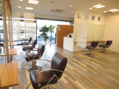 【浜ノ茶屋】≪日曜休みあり・社会保険完備・選べるお休み日数・育休産休実績あり・ブランクOK・予約を切って休憩取得可能≫業界トップクラスの福利厚生！自分の時間も大切にしながらメリハリをつけて活躍できるサロン「cure 浜ノ茶屋店（キュアーハマノチャヤテン）」からスタイリスト（美容師）の求人☆★