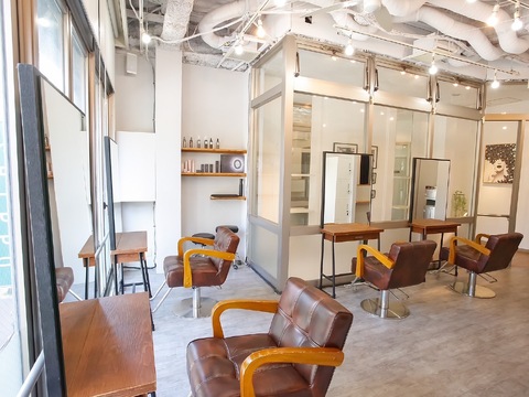 Apiuz Hair 梅田（アピューズ ヘアー ウメダ）