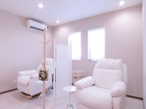 LAVLESS LX（ラブレス ルクス）