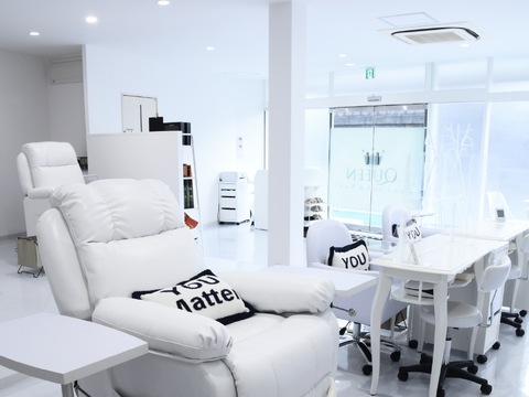 QUEEN EyeLash&Nail（クイーン アイラッシュアンドネイル）