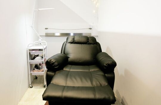 lucil eyelash 塚本店（ルシル アイラッシュ ツカモトテン）