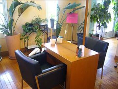 【滝野】≪社会保険完備≫≪有給休暇あり≫正社員と歩合制を選択可能!ライフスタイルに合わせた勤務が可能な人気サロンです！多い方で50万円以上稼ぐスタッフさんも在籍中「vitesse labo（ヴィテスラボ）」からスタイリスト（美容師）の求人★☆