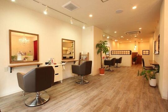 hair&spa Luster（ヘアーアンドスパ ラスター）