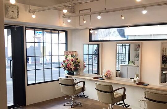 Hair art Juice quatre（ヘアー アート ジュース キャト）