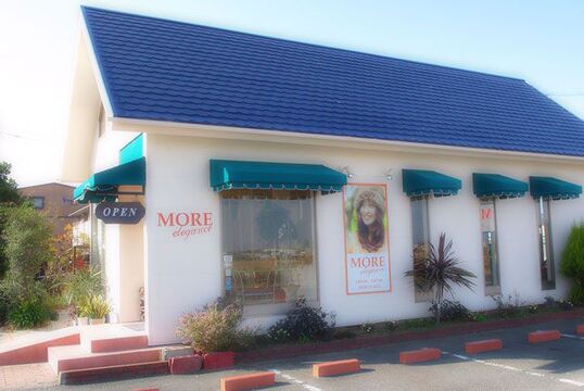 【磐田駅】◆着付けやメイクも学べる・まつ毛パーマも学べる・月8,9日休み・社会保険完備◆離職率の低さが働きやすさの証！今までの技術を生かしつつ幅広いジャンルで活躍できる美容師を目指せます！「elegance MORE（エレガンスモア）」からスタイリスト（美容師）の求人☆★