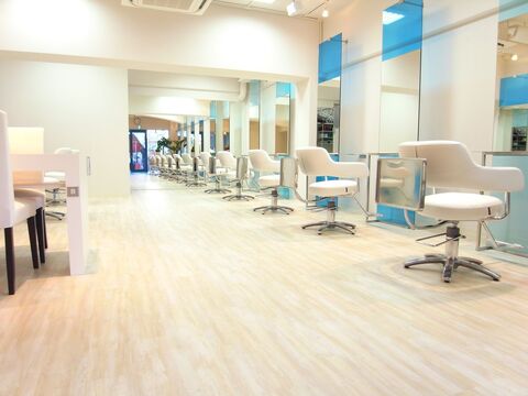 hair & make azur 大宮店（ヘアー アンド メイク アズール オオミヤテン）