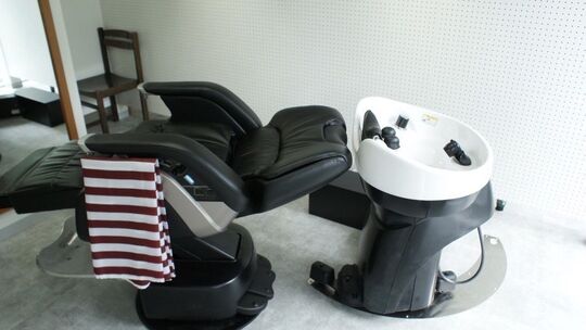 モリアケ THE BARBER（モリアケ ザ バーバー）