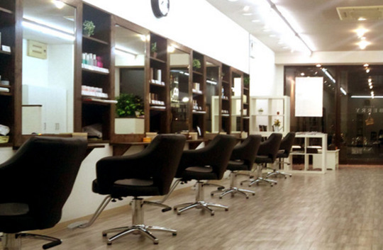 hairs BERRY 藤森店（ヘアーズ ベリー フジノモリテン）