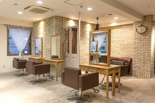 CHAINON 西梅田店（シェノン ニシウメダテン）