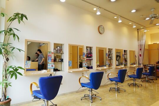 HAIR STUDIO Forme（ヘアー スタジオ フォルム）