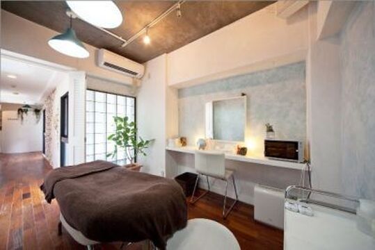 eyelash&eyeblow BLAU（アイラッシュアンドアイブロー ブラウ）