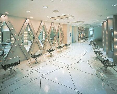 TAYA CRYSTAL WORLD イクスピアリ店（タヤクリスタルワールド イクスピアリテン）