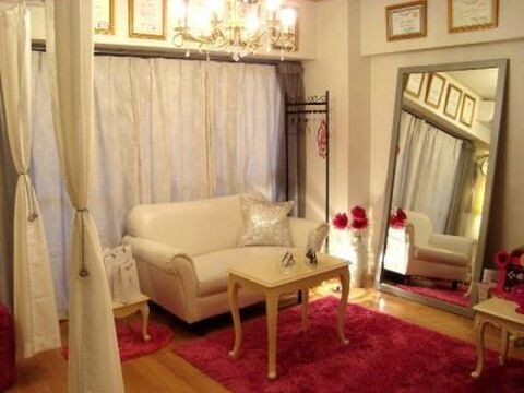 mooi beloep 江坂店（モーイ ブルップ　エサカテン）