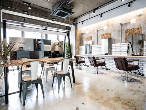 EIGHT 沖縄真嘉比店（エイト オキナワマカビテン）