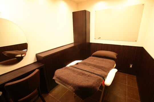 SHARM PLUS 難波高島屋（シェルム プリュス ナンバタカシマヤ）