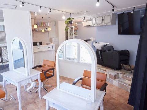 Mili hair Anela（ミリ ヘアー アーネラ）