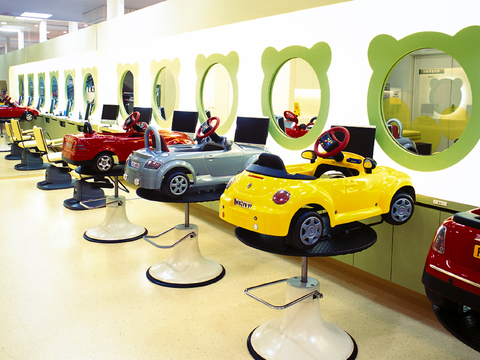 ZUSSO KID’S名古屋店（ズッソ キッズナゴヤテン）