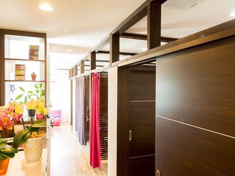 【桑名】カウンセリング重視！スクール併設☆福利厚生の充実☆働くスタッフさんも長く続けられる環境です♪”&LeLuxe 桑名（アンドリュクス クワナテン）”からアイリスト（アイデザイナー・まつ毛エクステ）の求人☆☆