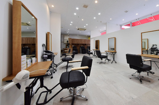 ウトシティ 美容室（ウトシティ ビヨウシツ）