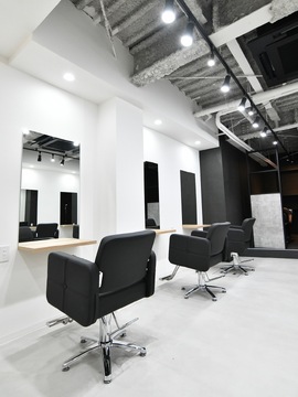 _WHITE By luce 西宮店（アンダーバーホワイト バイ ルーチェ ニシノミヤテン）