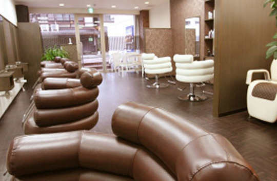 hairs BERRY 伏見桃山店（ヘアーズ ベリー フシミモモヤマテン）