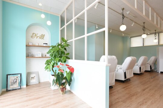 Frill eye beauty by macaron（フリル アイ ビューティー バイ マカロン）