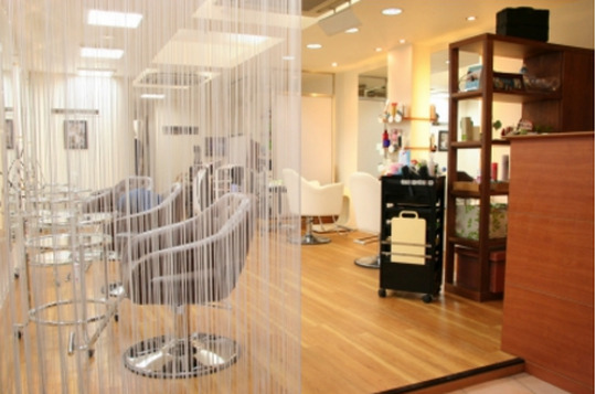 vis-a-vis（ヴィサヴィ）