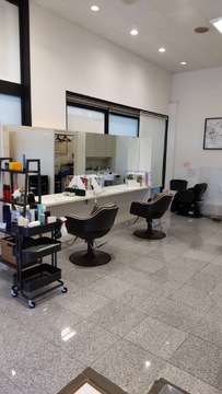 【大村】≪営業時間17時迄≫≪社会保険完備≫≪残業なし≫パート・アルバイト勤務の方多数在籍！地域密着型ヘアサロン「AVENUE 久原店(アベニュークバラテン)」からスタイリスト（美容師）の求人★☆