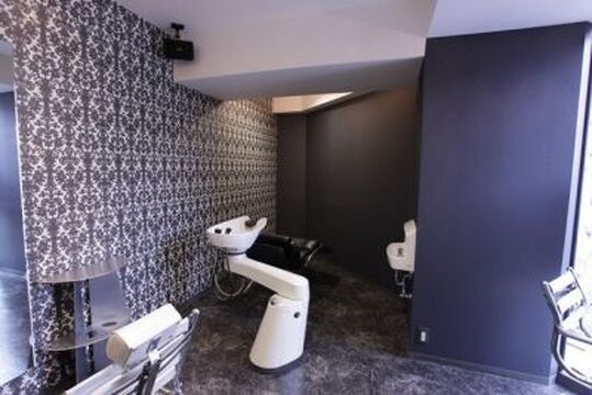 ヘアークリエイティブサロン YASUMURA（ヤスムラ）