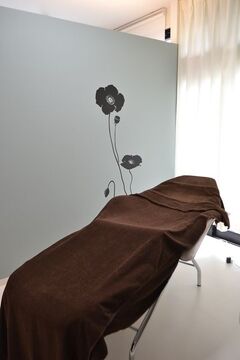 Charoite 可部店（チャロアイト カベテン）