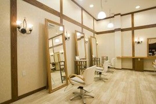 Grand Beauty B’s緑店（グランド ビューティー ビーズミドリテン）