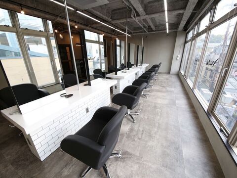 【近鉄奈良駅】≪指名還元率50％≫≪フリー還元率40％≫≪自由出勤≫≪薬剤豊富≫トレンドを取り入れた実力派サロン。自由な出勤スタイルでプライベートも充実「Triple double（トリプルダブル）」からスタイリスト（美容室）の求人☆★☆