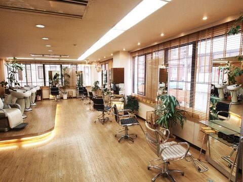 美裸存美容室（ミラーゾーンビヨウシツ）