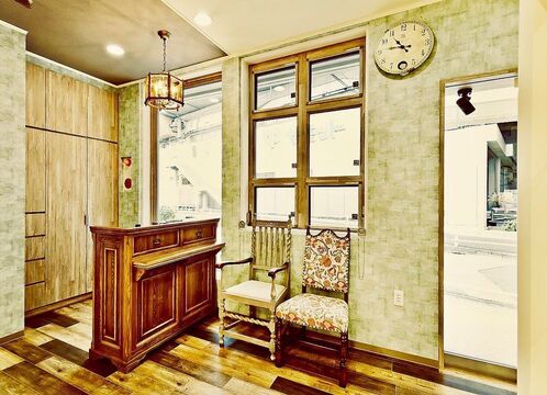 【戸田公園】≪営業時間内レッスンOK≫≪最短2年以内でデビュー可能≫≪住宅手当あり≫≪土日祝休みOK≫≪20時までに退勤可能≫アットホームな空間で、スタイリストデビューを目指すことができます！メリハリをつけて働くことができるオシャレサロン！「endoa（エンドア）」からアシスタント（美容師）の求人☆★☆