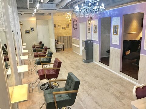 【JR奈良駅】■フリー売上40％還元／指名売上45〜55％還元■フルタイムで30万円以上の月収はもちろん！週1日〜の勤務・土日のお休み・時短勤務など相談可能で、プライベートも重視できちゃう！委託サロンの経験がない方でも働きやすいAngelica JR奈良駅前店（アンジェリカジェイアールナラエキマエテン）からスタイリストの求人☆★