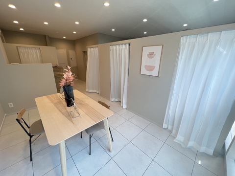 【阪急伊丹】≪社会保険完備≫≪完全週休2日制≫≪実働8時間≫正社員・パートから選択OK！土日休み取得可能など、プライベートも充実間違いなしのサロン環境です！「Thirty Three（サーティースリー）」からアイリスト（まつげエクステ・まつげパーマ）の求人☆☆