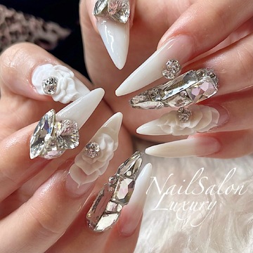 nail salon LUXURY 梅田店（ネイル サロン ラグジュアリー ウメダテン）