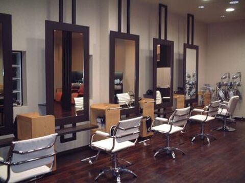 HAIR’S KURUS（ヘアーズ クルス）