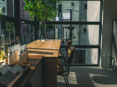 211（ニーイチイチ）