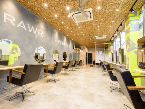 【鎌ヶ谷駅】◆3ヶ月で100万円の保障給あり◆業務委託と正社員を選択可能で安心して働き始めることが可能！トレンド薬剤を押さえているので、単価UPも狙いやすいお店です「RAWR hair WaMen（ロアーヘアーワメン）」からスタイリスト（美容師）の求人☆★