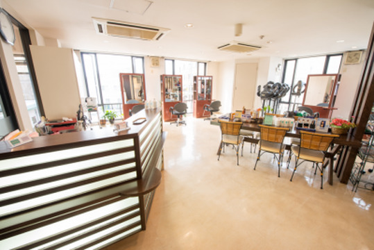 【志紀】◇◆社会保険完備◆有給休暇あり◆寮完備◆◇カット入客チャンスが多く、30万円以上の月給も狙っていけます♪1人ひとりのお客様としっかり関わるミフクネットワーク ACT（ミフクネットワーク アクト）スタイリスト(美容師)の求人☆☆