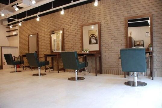 HELLOWS（ハローズ）