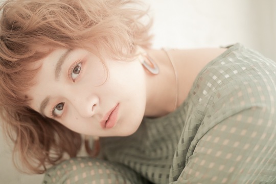 【伊賀鉄道上野市駅】≪月8,9日休み≫≪社会保険完備≫≪オシャレな内装≫郊外から都心の技術を習得できます！トレンドヘアデザインを学びたい方にはオススメです！「i:deal（イディール）」からスタイリスト（美容師）の求人★☆