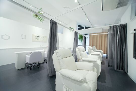 【くみの木】≪経験者の募集≫≪完全週休2日制≫≪社会保険完備≫美容室に併設のアイラッシュサロンとして大人気！美容師との兼任も可能です！スタッフを大切にし、将来を一緒に考えてくれる会社です！「Beauty Eye 茱萸木店（ビューティーアイクミノキテン）」からアイリスト（アイラッシュ・まつ毛エクステ）の求人★☆★