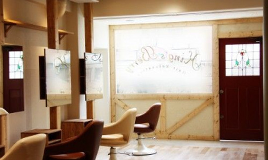 【摂津市】◇◆社会保険完備◆カット入客チャンスあり◆◇入社3年目ST約30万円の給与！入客チャンスの多い右肩上がりの会社で、高額月給も狙っていけますよ★King’s Berry(キングスベリィ)からスタイリスト(美容師)の求人☆★