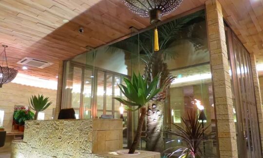 【亀島】◆完全週休2日制・住宅手当あり・デザインカラーがウリ・社会保険完備◆幅広い薬剤のラインナップで上質なサービスを提供！非日常の空間で気持ちよく働いてもらえますよ！「Voasorte ORIENTAL（ヴォアソルヂェオリエンタル）」からスタイリスト（美容師）の求人☆★☆