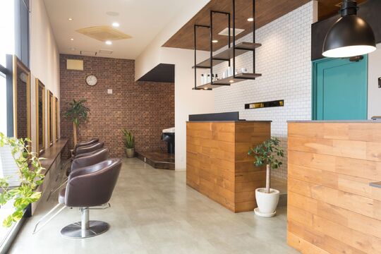 JAM EASE hairmake&spa（ジャム イース ヘアメイクアンドスパ）