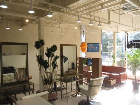 【金剛】≪日曜休み≫≪平均20：00退社≫≪営業時間内レッスンOK≫家庭や自分の時間も大事に出来る環境が揃っています♪マンツーマンでお客様と関われる少人数制サロンarmario（アルマリオ）からアシスタント（美容師）の求人☆★